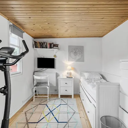 4 Bedroom Cozy In