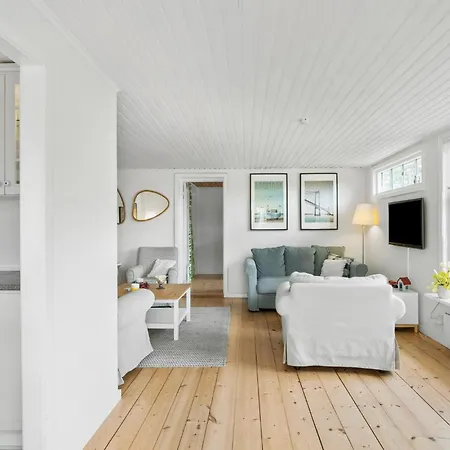 4 Bedroom Cozy In بيت للعطل