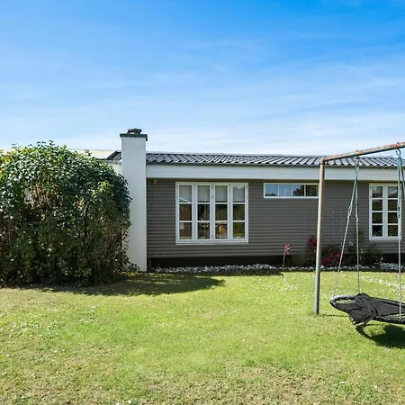 度假居 4 Bedroom Cozy In *